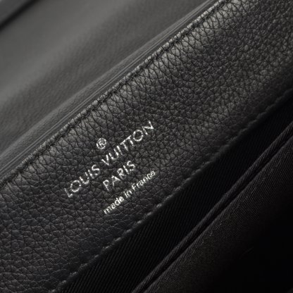 Louis Vuitton Lockme II Leder Handtasche Schwarz Second Hand 21