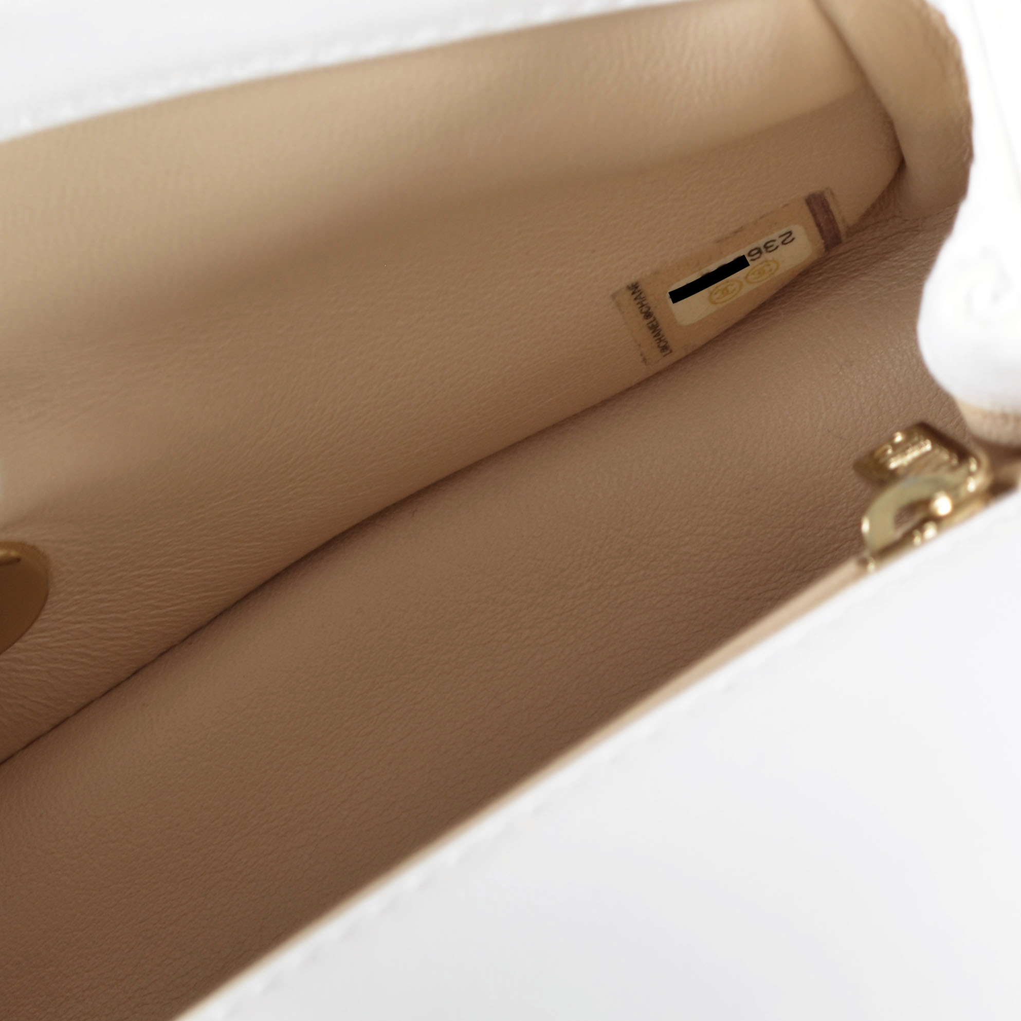 CHANEL Carry Chic Bag - Image 9