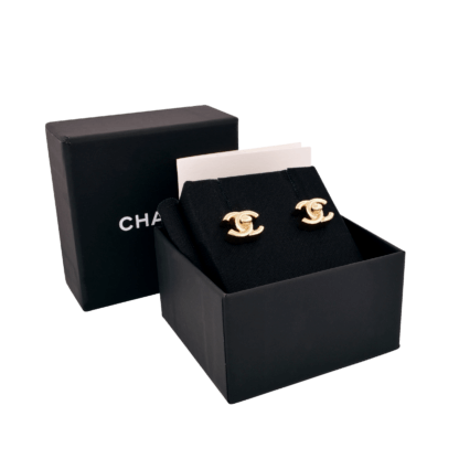 CHANEL 21S CC Logo Turnlock Earrings Mini Ohrstecker Hellgold 20216 1