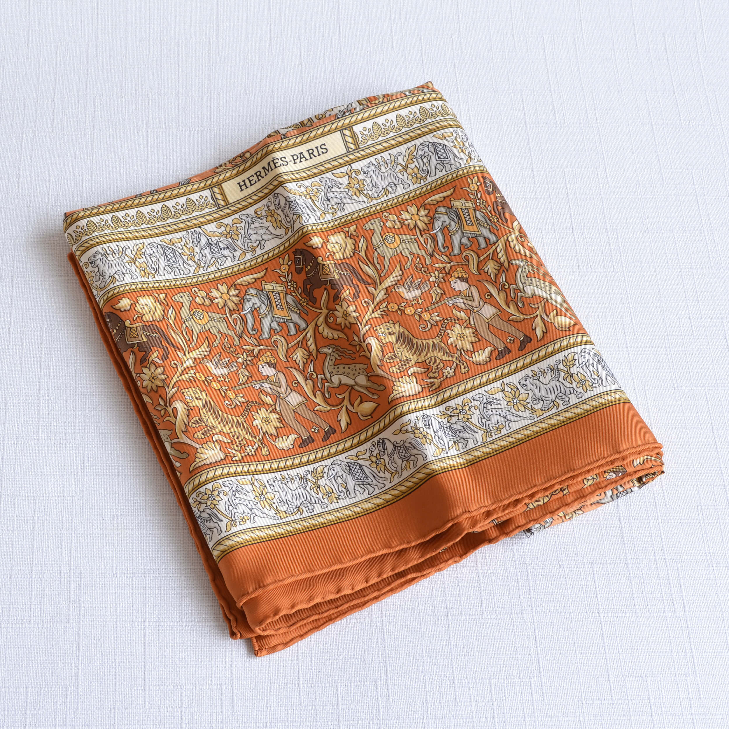 Hermès Carré Chasse En Inde Seidentuch Orange Kupfer Second Hand 22262 1
