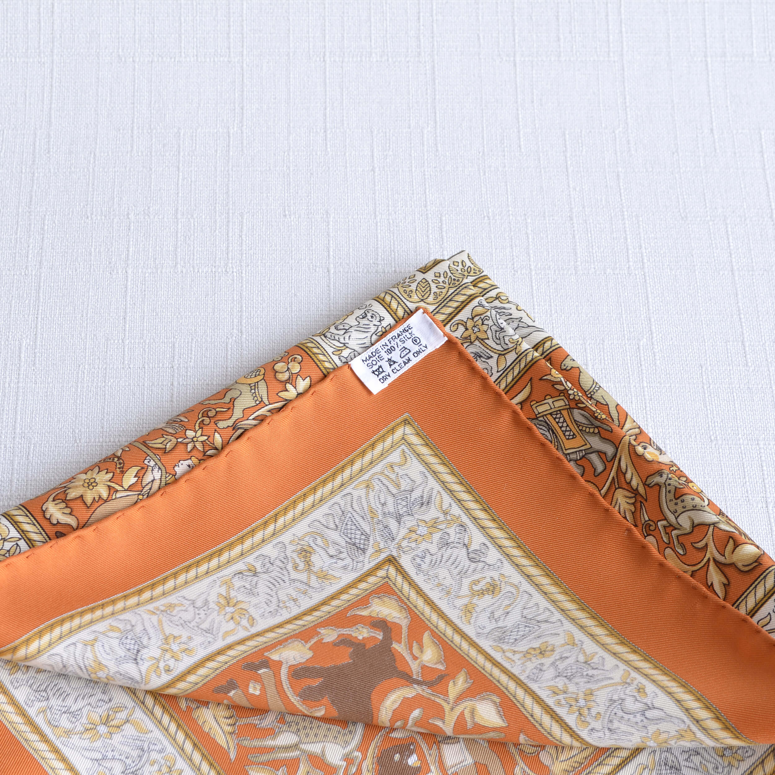 Hermès Carré Chasse En Inde Seidentuch Orange Kupfer Second Hand 22262 3