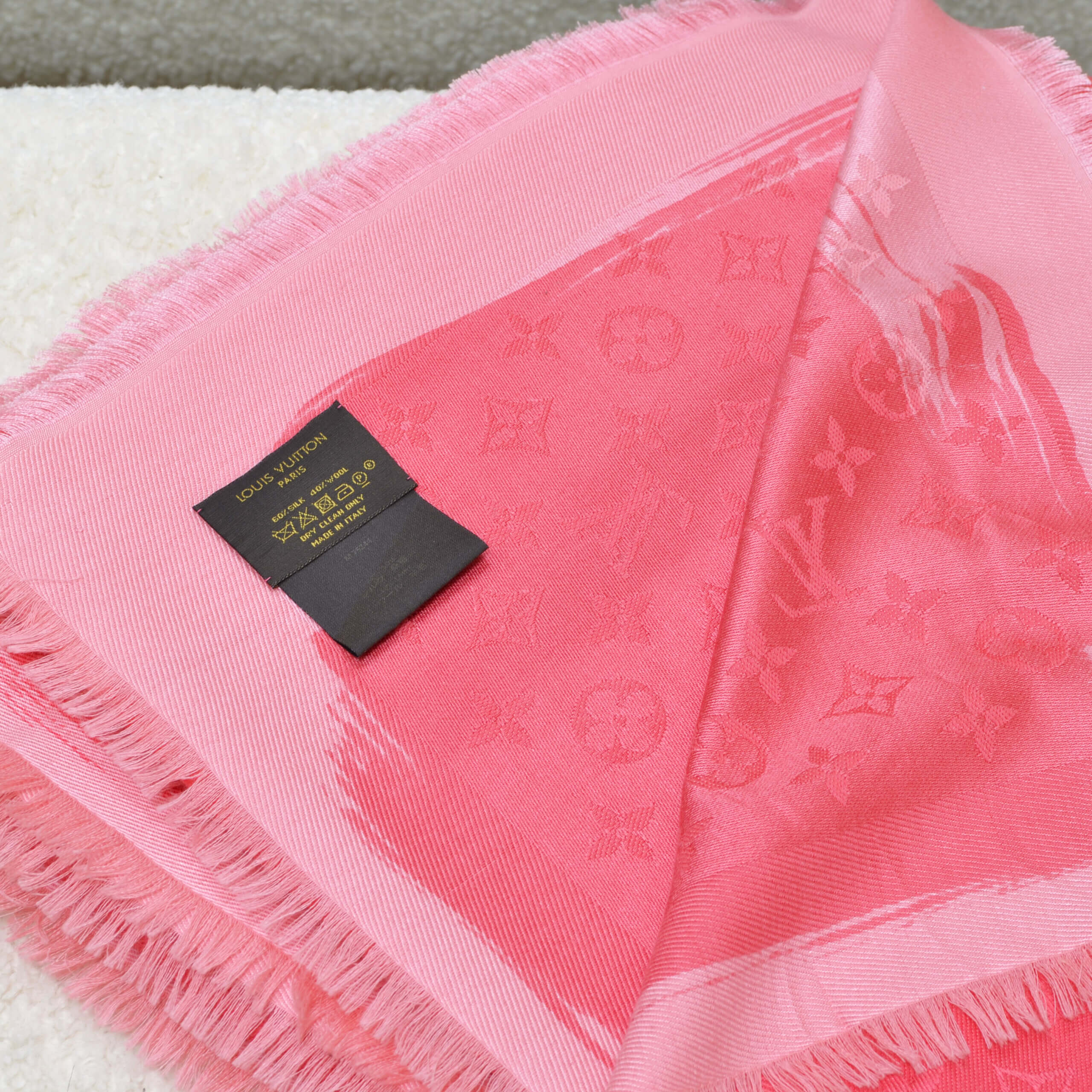 Louis Vuitton Artie Monogram Tuch Limited Edition Rosa Pink Second Hand 22008 2