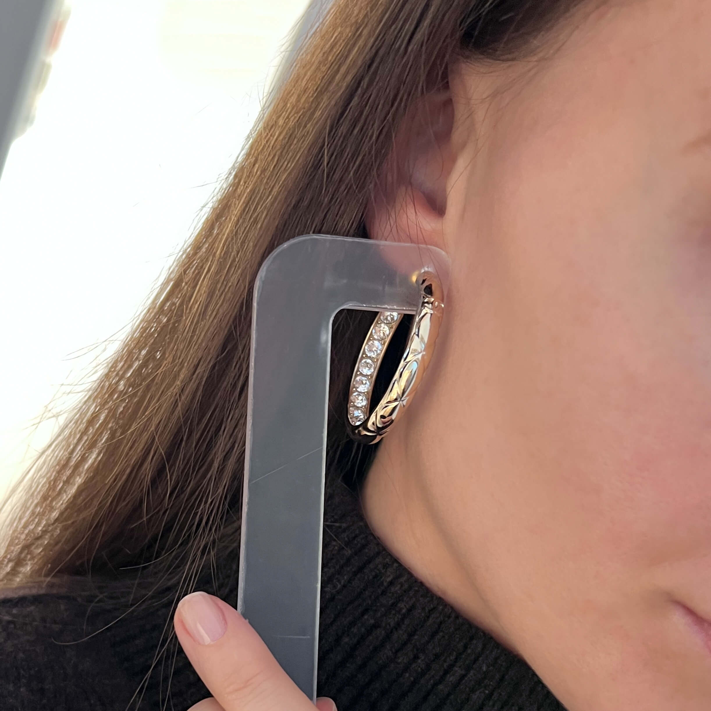 CHANEL 20V CC Quilted Crystal Hoop Earrings Kreolen Ohrringe Second Hand 22825 Modshot 1