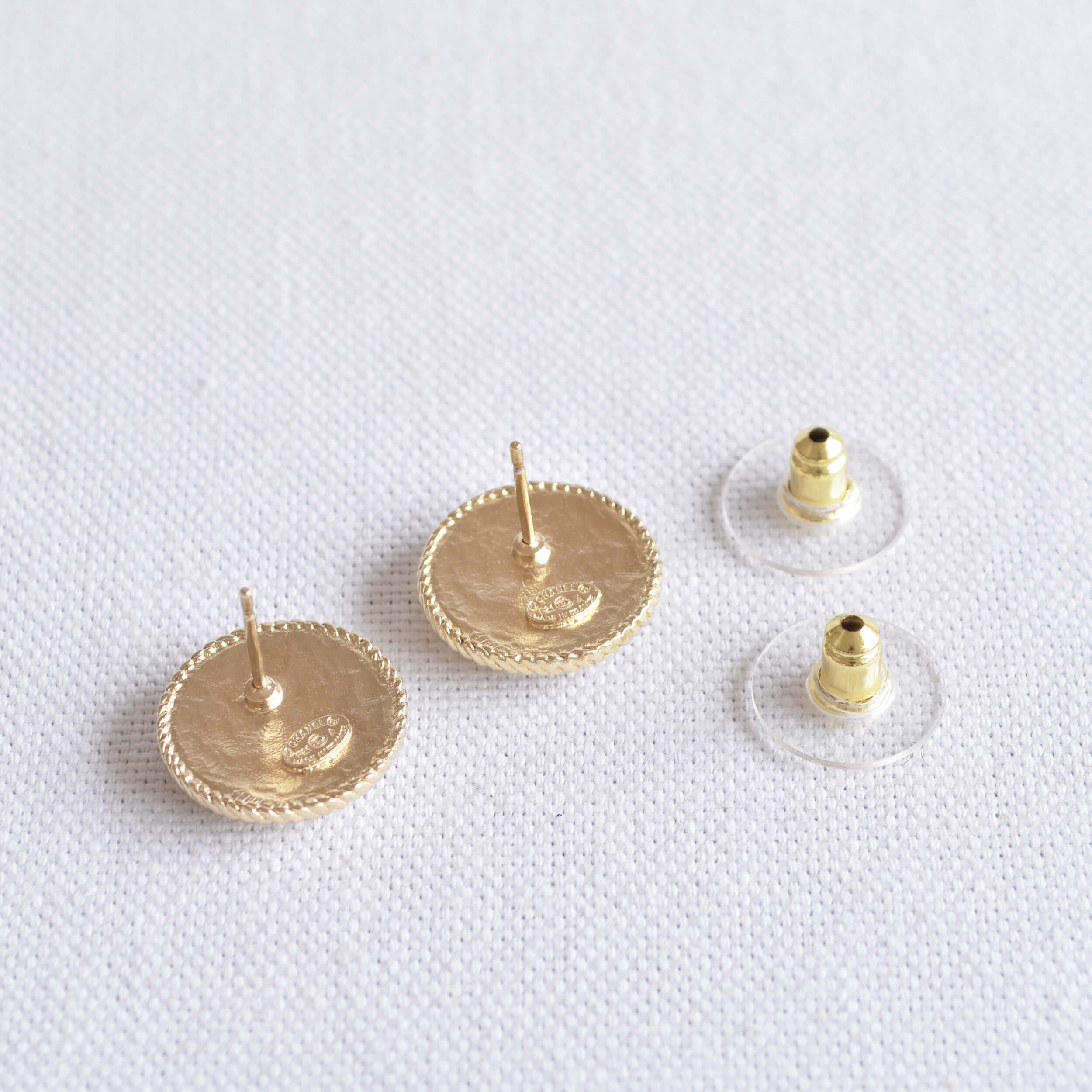 CHANEL 21A CC Button Earrings Knopf Ohrringe Gold Strass Second Hand 22977 4