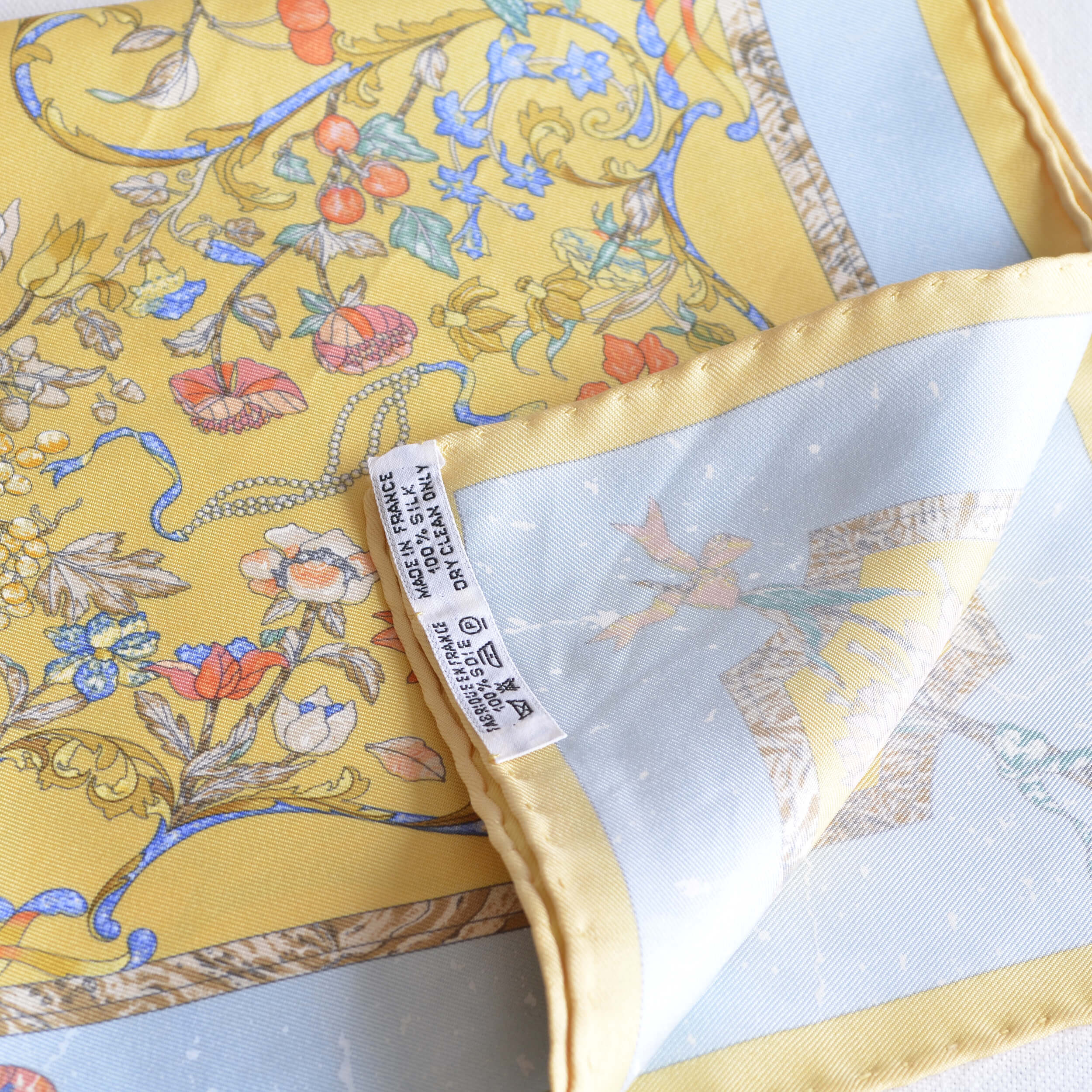 Hermès Gavroches 45 Pierres d'orient et d'occident Hellblau Gelb Pre-Loved Vintage 32539 2