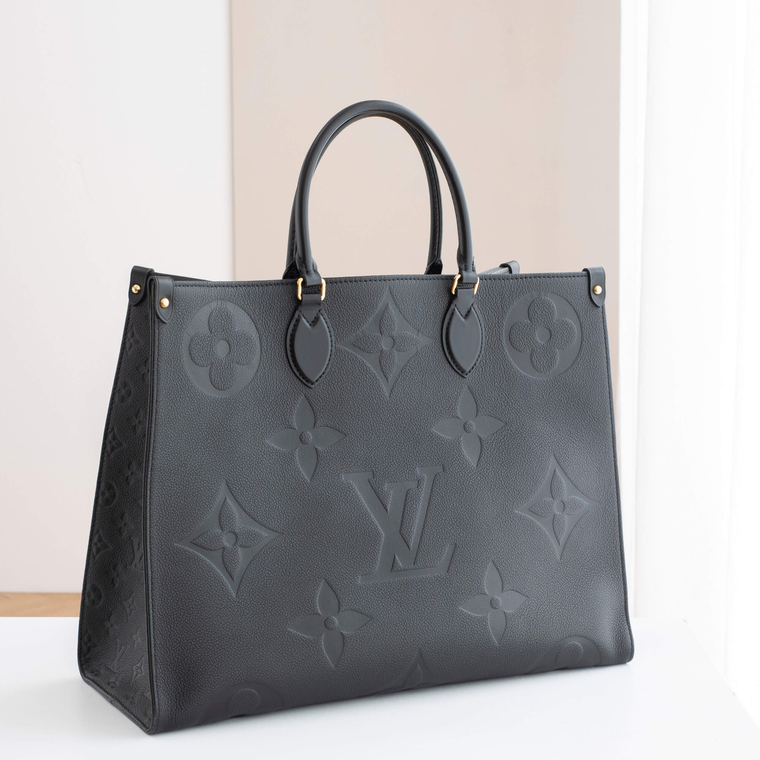 Louis Vuitton Onthego GM Monogram Empreinte Leder Handtasche Schwarz 525211 1