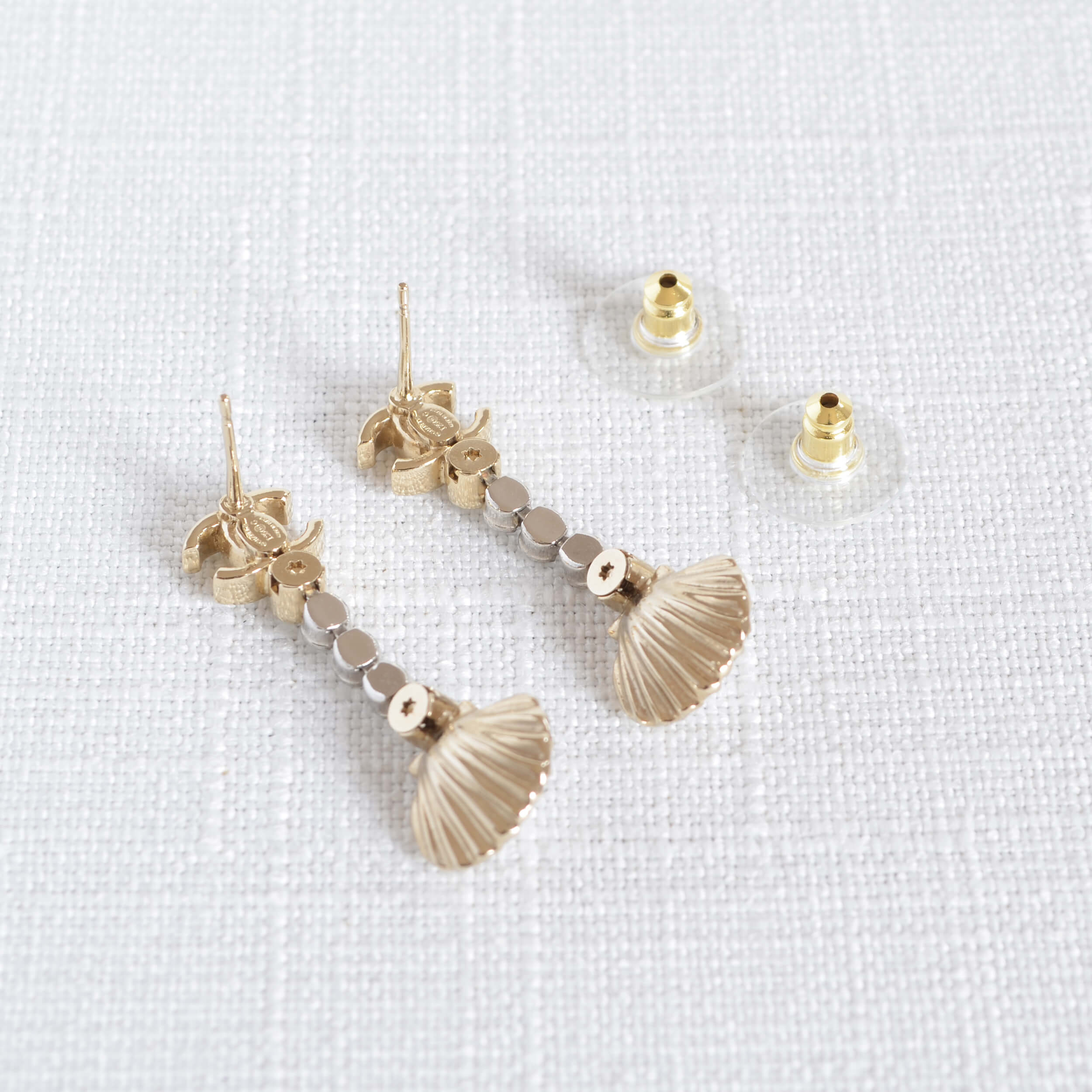 CHANEL 25C CC Shell Crystal Drop Earrings Pre-Loved 825134 3
