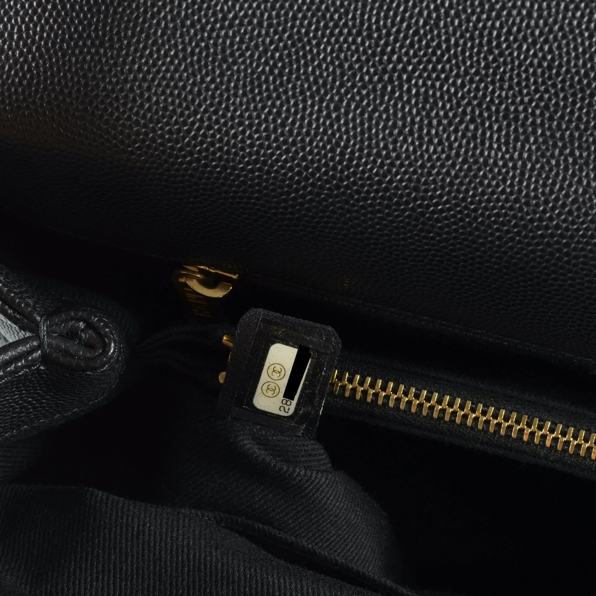 CHANEL Coco Handle Medium Flap Bag Schwarz Pre-Loved 1225150 7