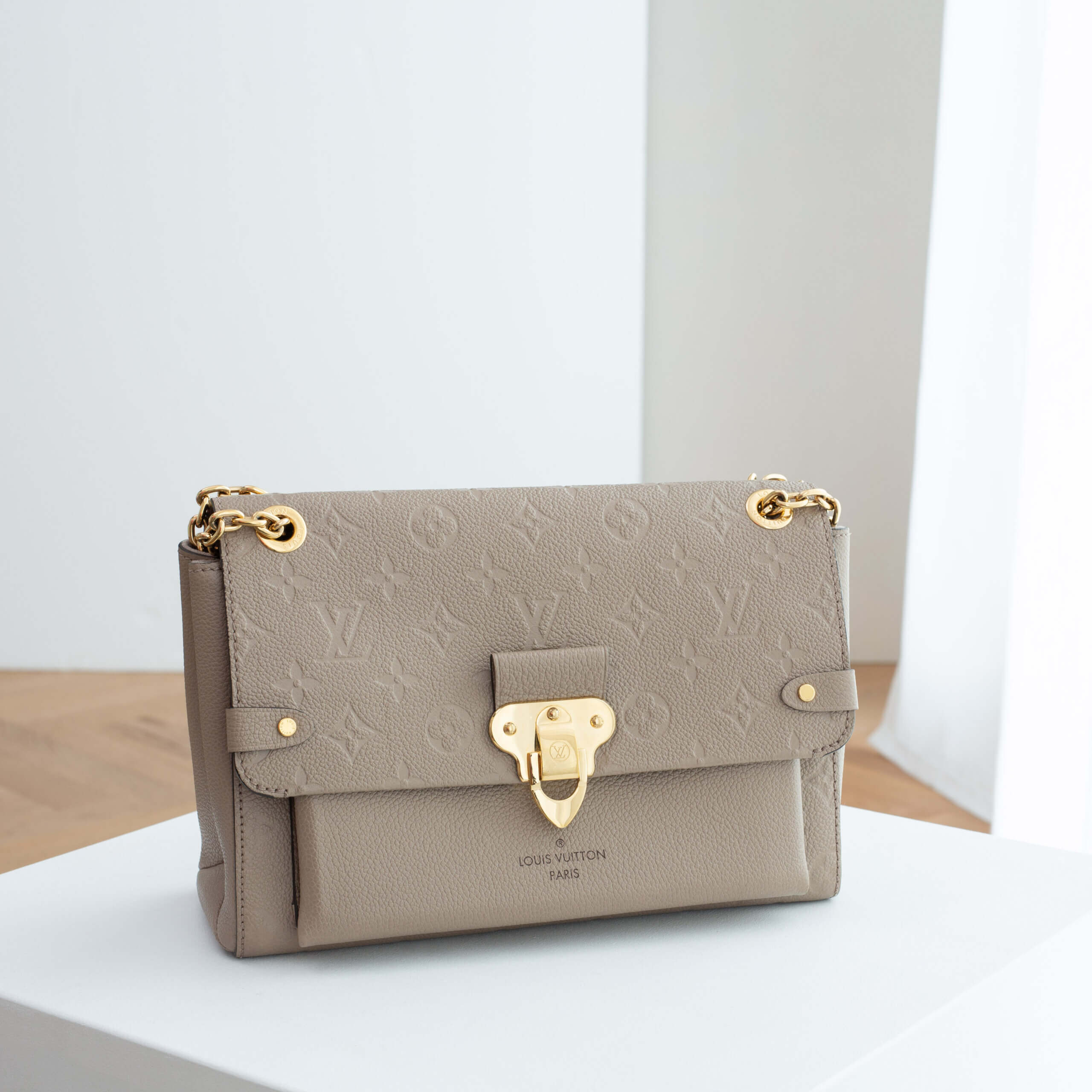 Louis Vuitton Vavin PM Monogram Empreinte Leder Tourterelle Handtasche Pre-Loved 1125222 1
